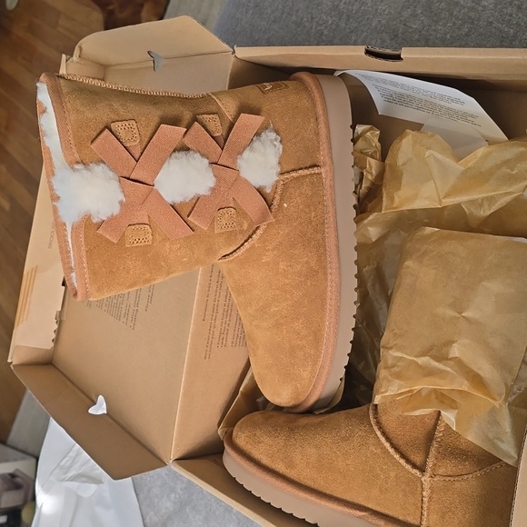 Koolaburra size 6 boot - Picture 2 of 9